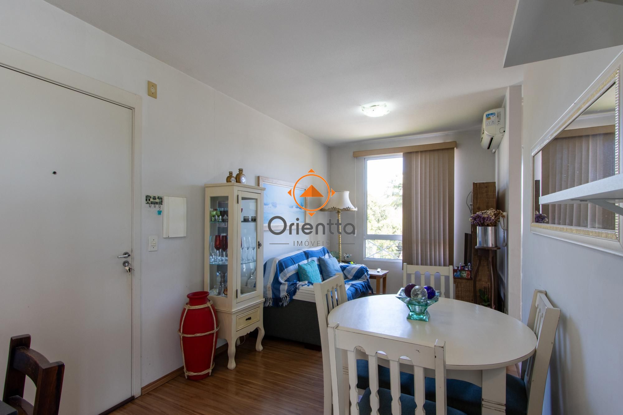 Apartamento, 2 dormitórios no bairro Mário Quintana em Porto Alegre para Comprar
