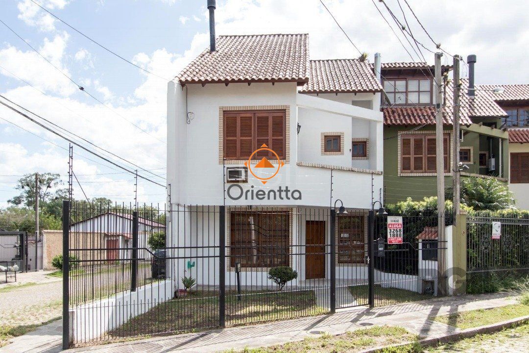 Casa com 161m², 3 dormitórios no bairro Serraria em Porto Alegre para Comprar