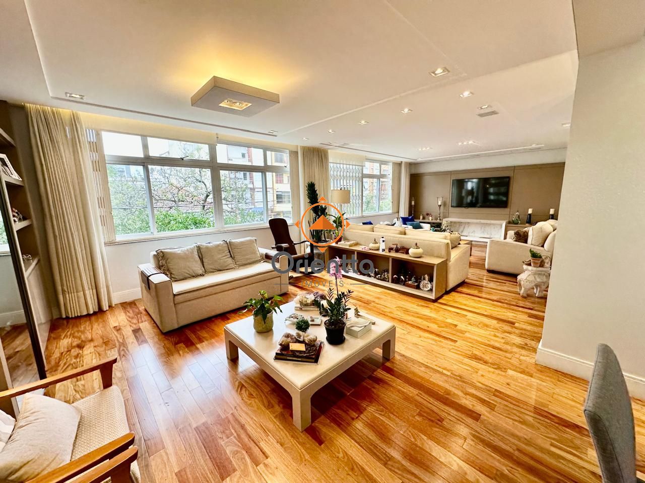 Apartamento com 155m², 3 dormitórios no bairro Farroupilha em Porto Alegre para Comprar