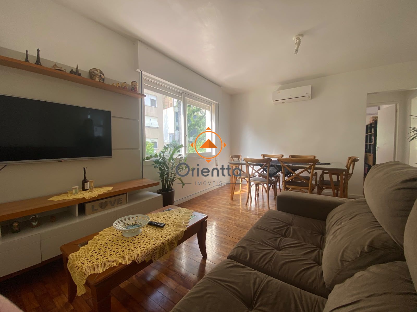 Apartamento, 2 dormitórios no bairro Rio Branco em Porto Alegre para Comprar