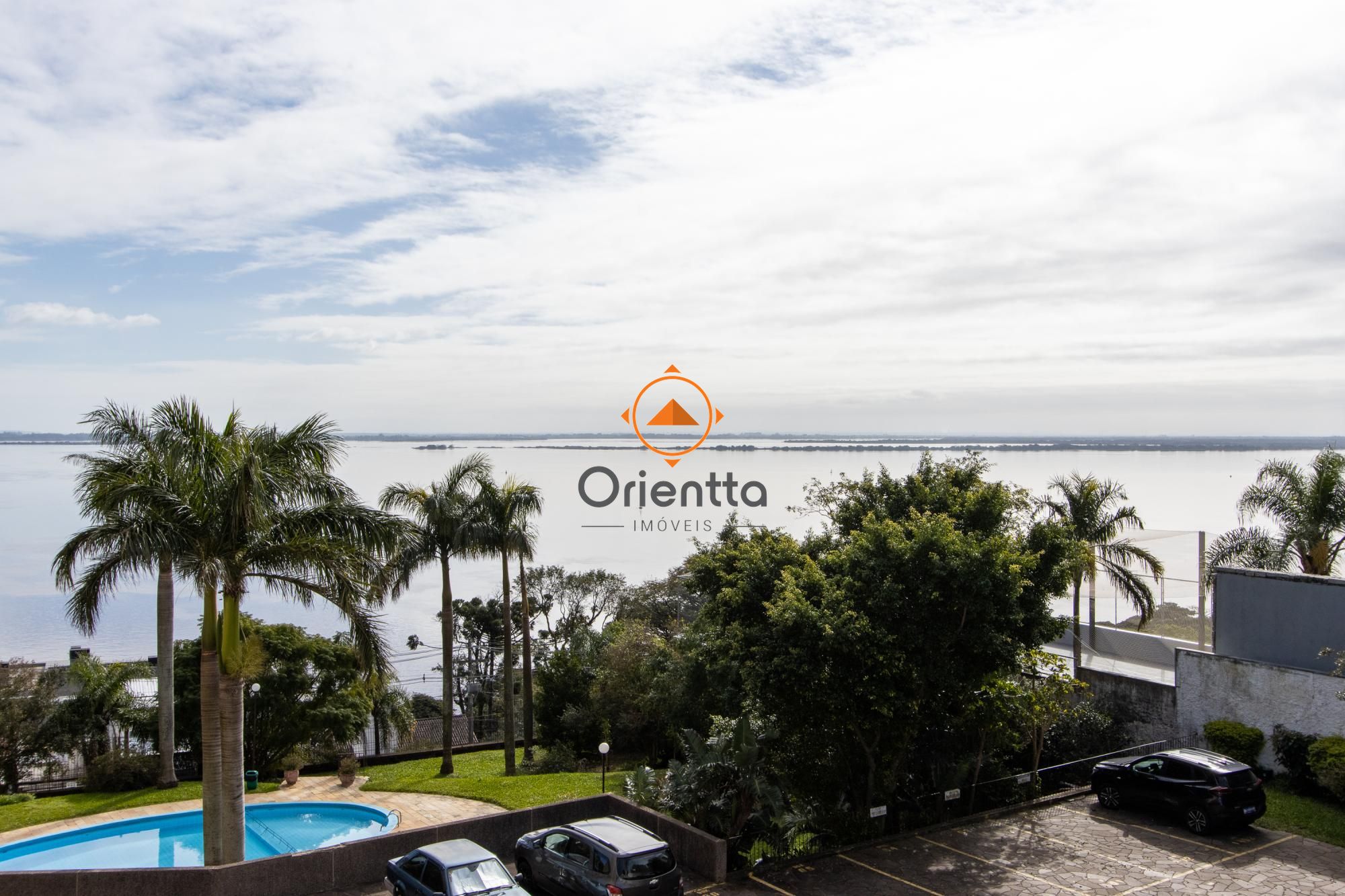 Casa, 4 dormitórios no bairro Cristal em Porto Alegre para Comprar