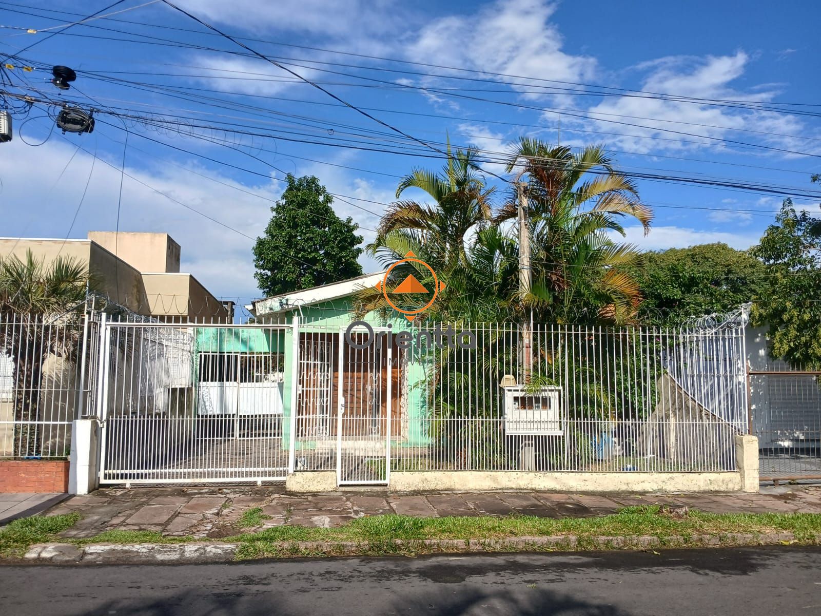 Casa, 5 dormitórios no bairro Sarandi em Porto Alegre para Comprar