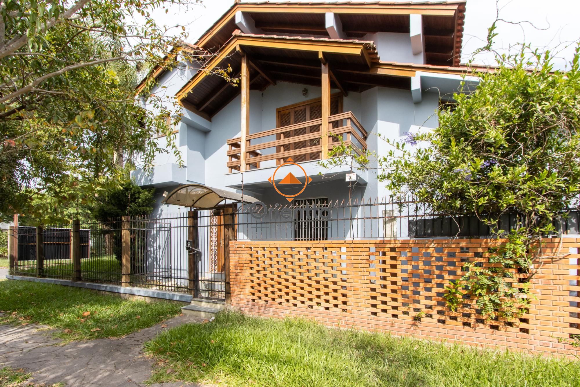 Casa, 4 dormitórios no bairro Tristeza em Porto Alegre para Comprar