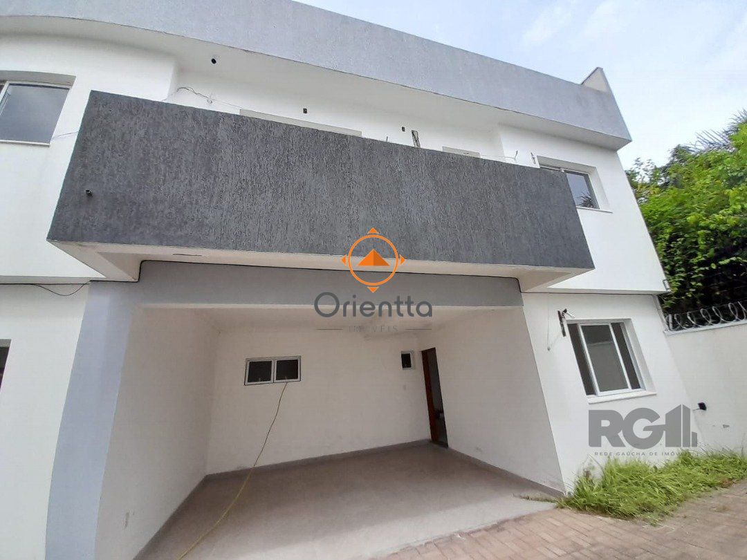 Casa de Condomínio com 236m², 3 dormitórios no bairro Camaquã em Porto Alegre para Comprar