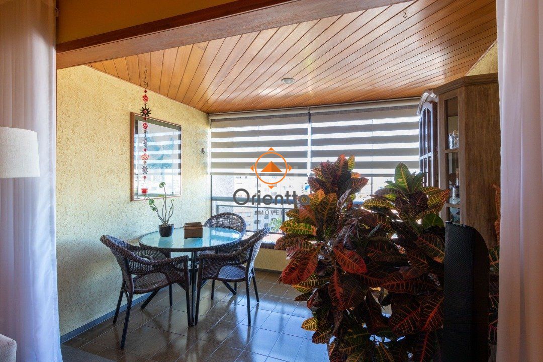 Apartamento, 3 dormitórios no bairro Floresta em Porto Alegre para Comprar