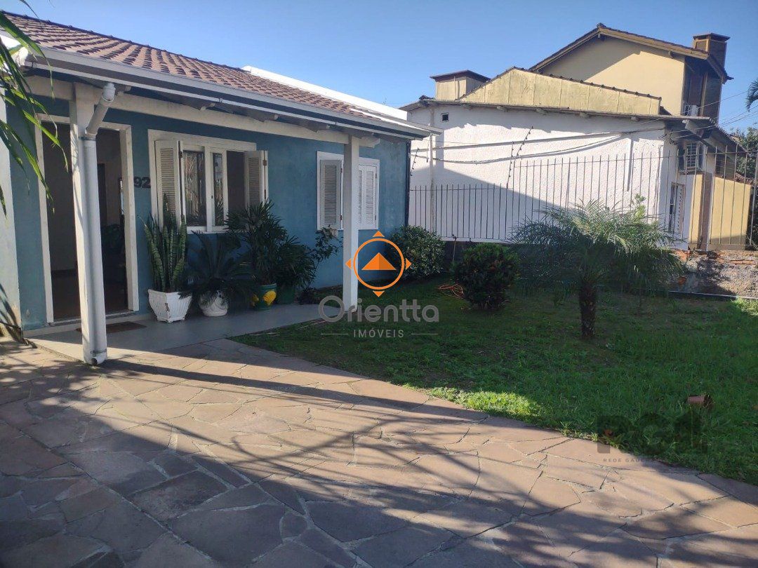 Casa, 4 dormitórios no bairro Nonoai em Porto Alegre para Comprar