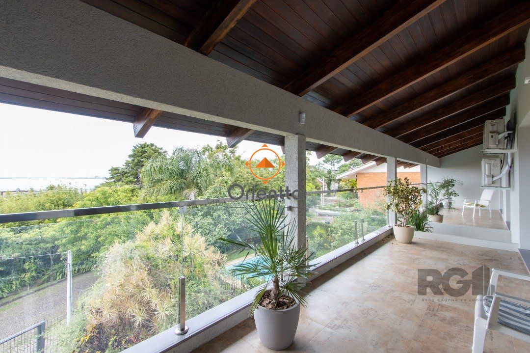 Casa, 3 dormitórios no bairro Vila Assunção em Porto Alegre para Comprar
