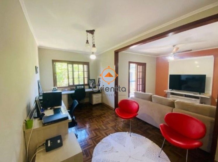 Casa, 4 dormitórios no bairro Hípica em Porto Alegre para Comprar