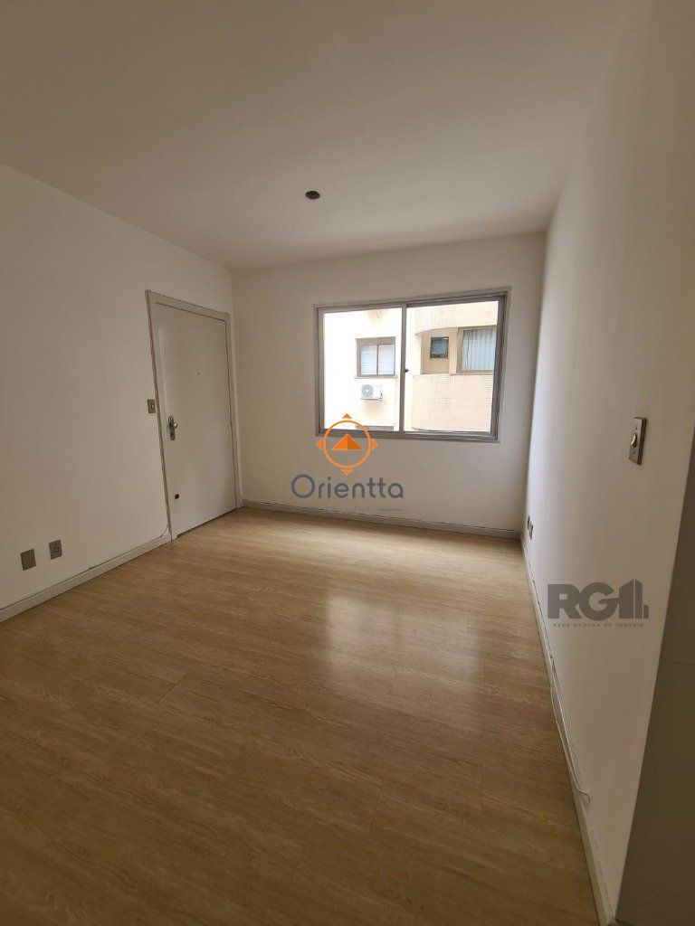 Apartamento, 2 dormitórios no bairro Mont Serrat em Porto Alegre para Comprar