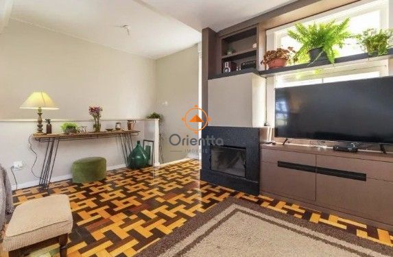 Casa com 115m², 3 dormitórios no bairro Petrópolis em Porto Alegre para Comprar