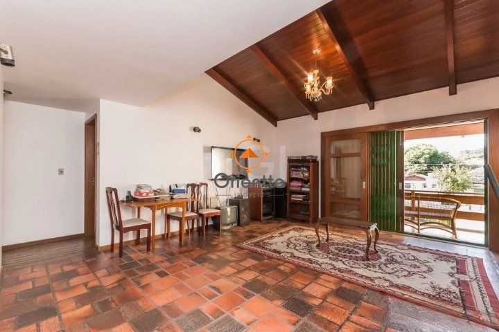 Casa com 247m², 4 dormitórios no bairro Glória em Porto Alegre para Comprar