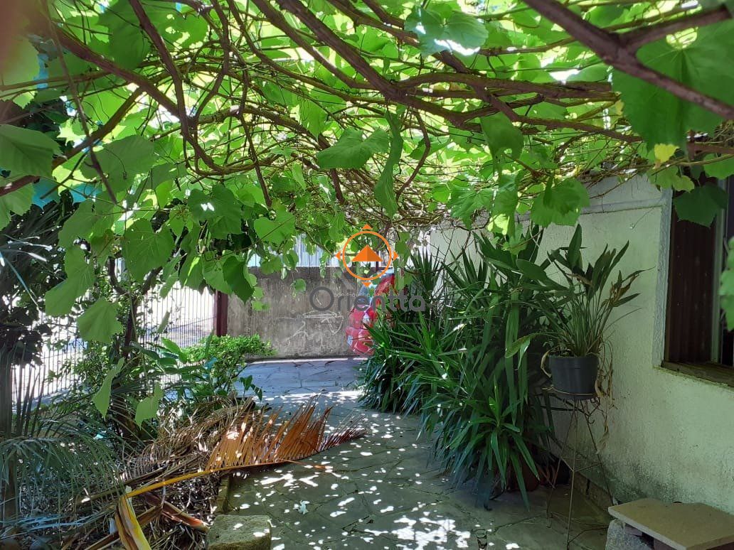 Casa com 120m², 3 dormitórios no bairro Santa Tereza em Porto Alegre para Comprar