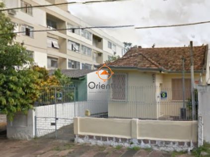Casa com 80m², 3 dormitórios no bairro Medianeira em Porto Alegre para Comprar
