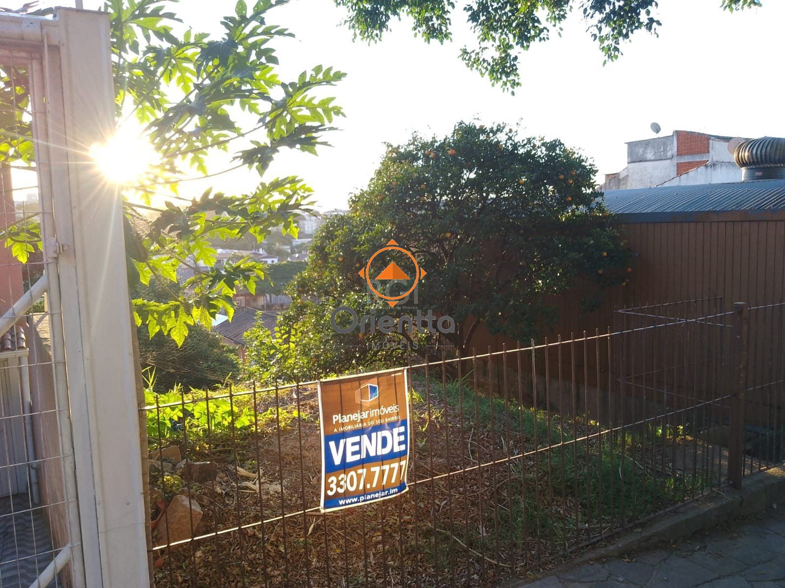 Terreno com 247m² no bairro Santo Antônio em Porto Alegre para Comprar