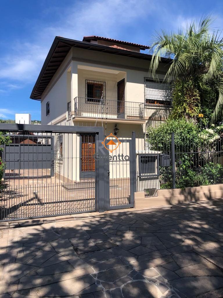 Casa com 225m², 4 dormitórios no bairro Nonoai em Porto Alegre para Comprar