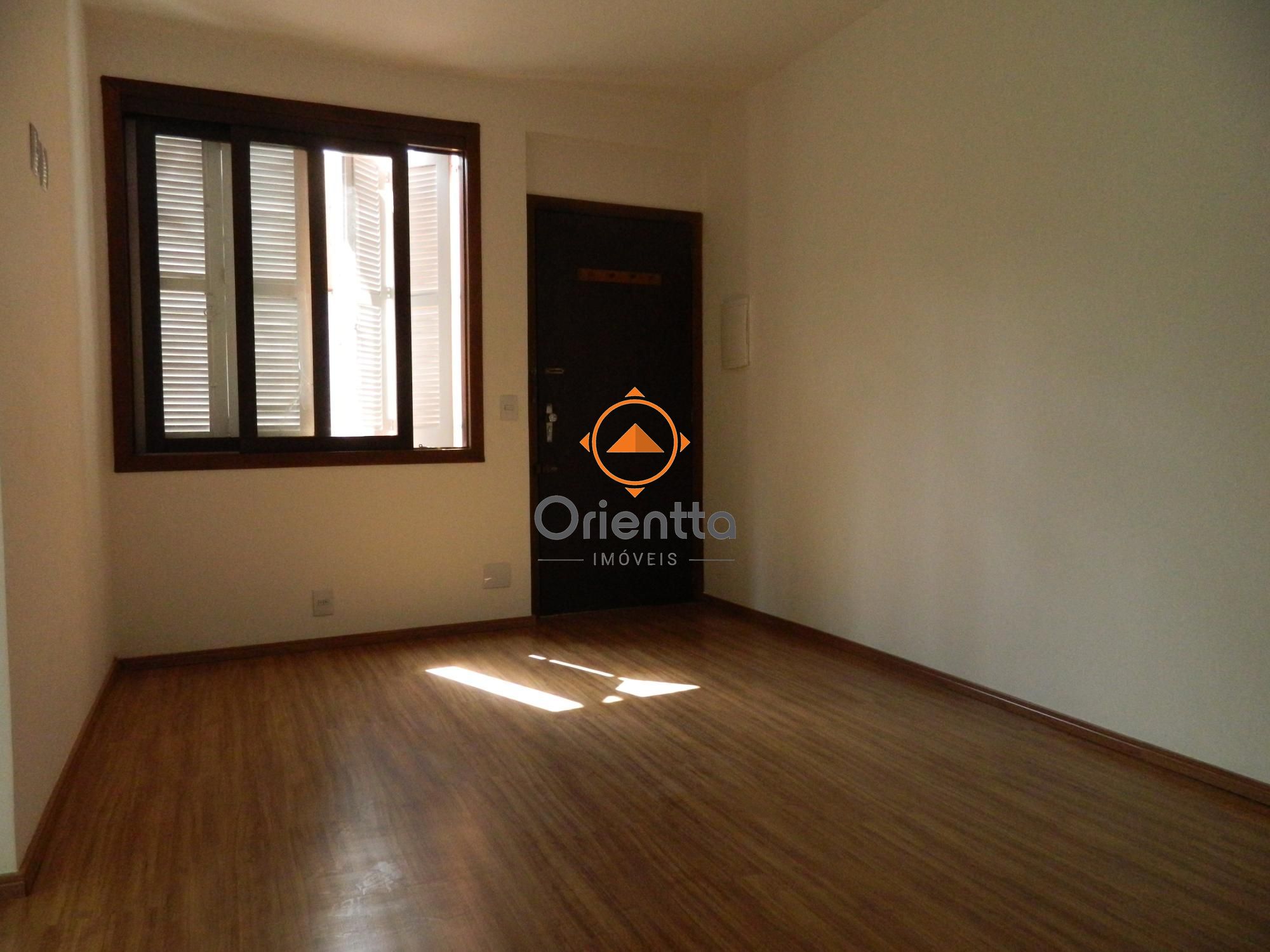 Apartamento, 1 dormitório no bairro Medianeira em Porto Alegre para Comprar