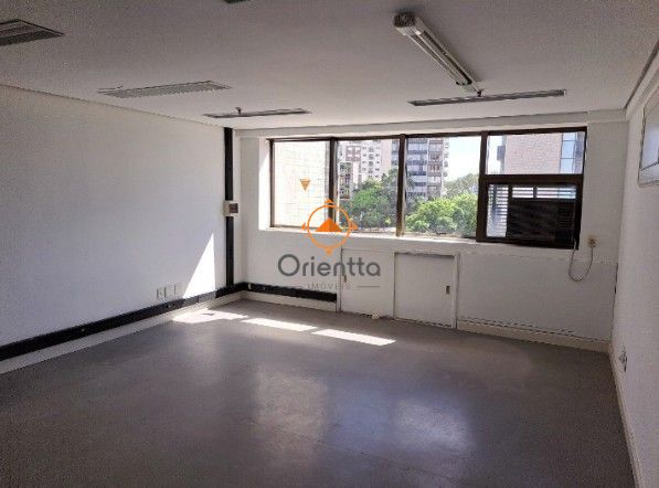 Sala Comercial, 1 dormitório no bairro Rio Branco em Porto Alegre para Comprar