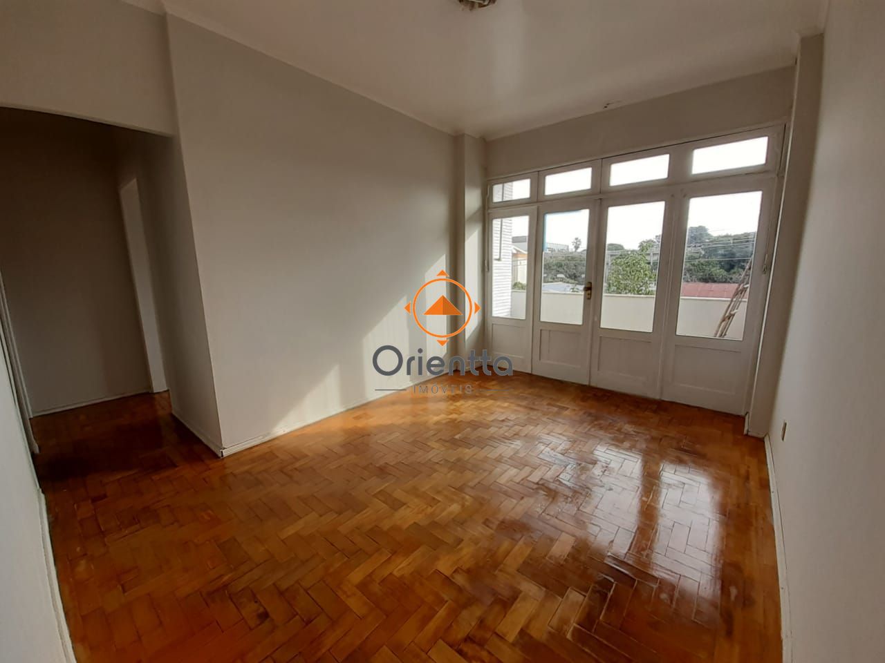 Apartamento, 2 dormitórios no bairro Santo Antônio em Porto Alegre para Comprar