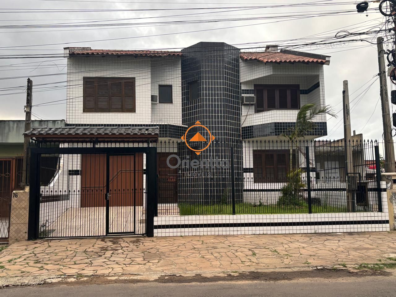 Casa, 3 dormitórios no bairro Sarandi em Porto Alegre para Comprar