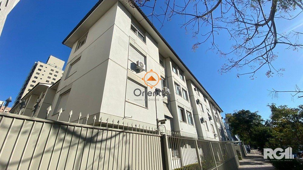 Apartamento, 2 dormitórios no bairro Menino Deus em Porto Alegre para Comprar