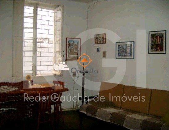 Casa, 4 dormitórios no bairro Menino Deus em Porto Alegre para Comprar