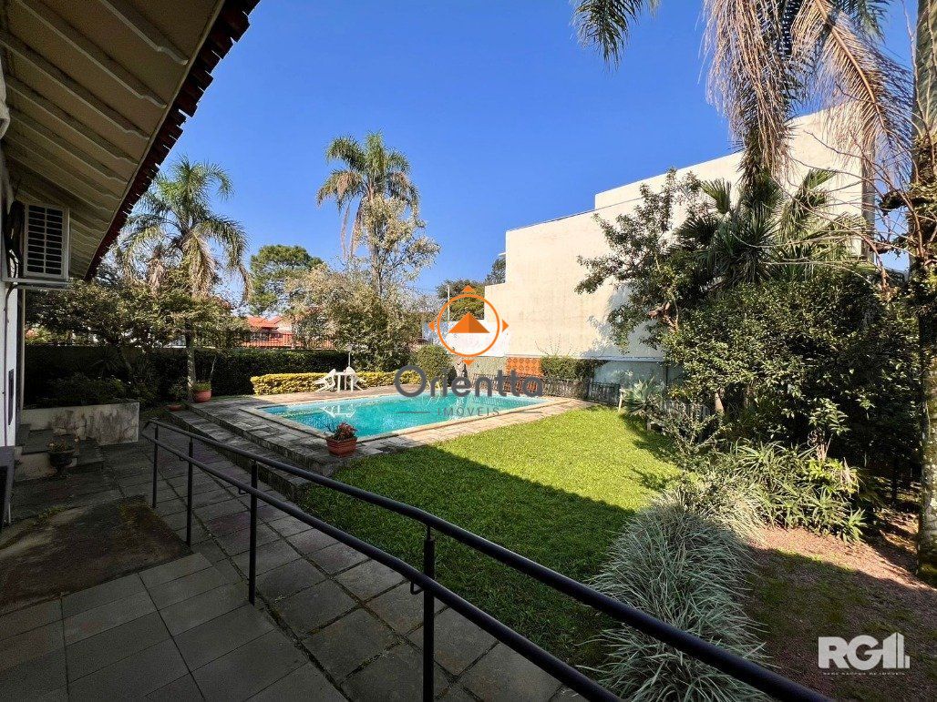 Casa, 3 dormitórios no bairro Ipanema em Porto Alegre para Comprar