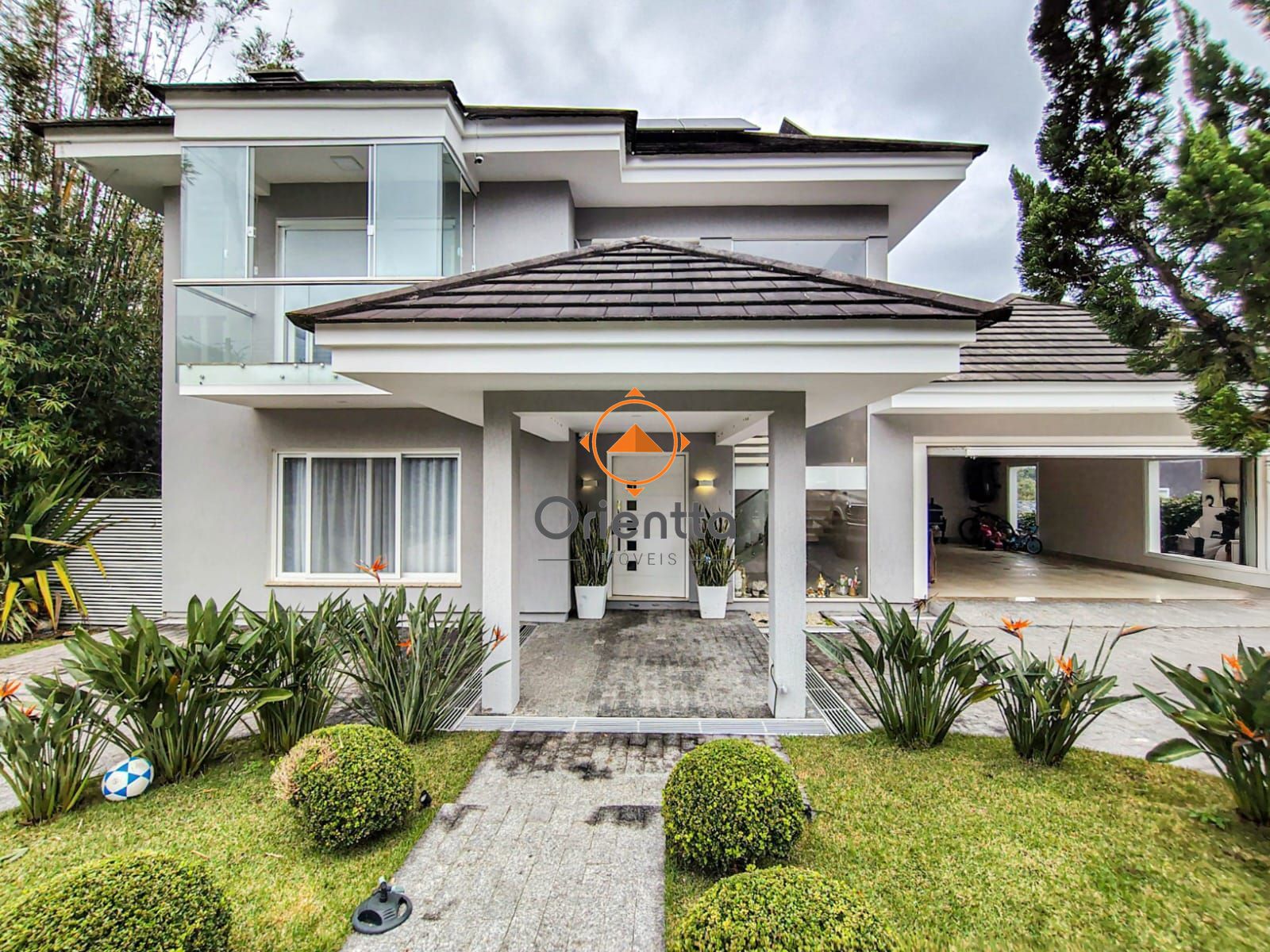 Casa de Condomínio com 377m², 4 dormitórios no bairro Campo Novo em Porto Alegre para Comprar