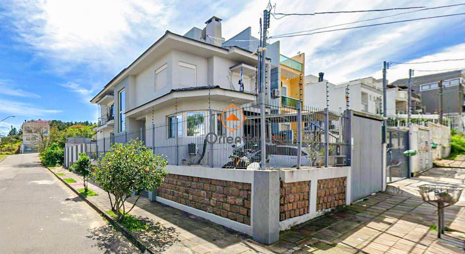 Casa com 183m², 3 dormitórios no bairro Guarujá em Porto Alegre para Comprar