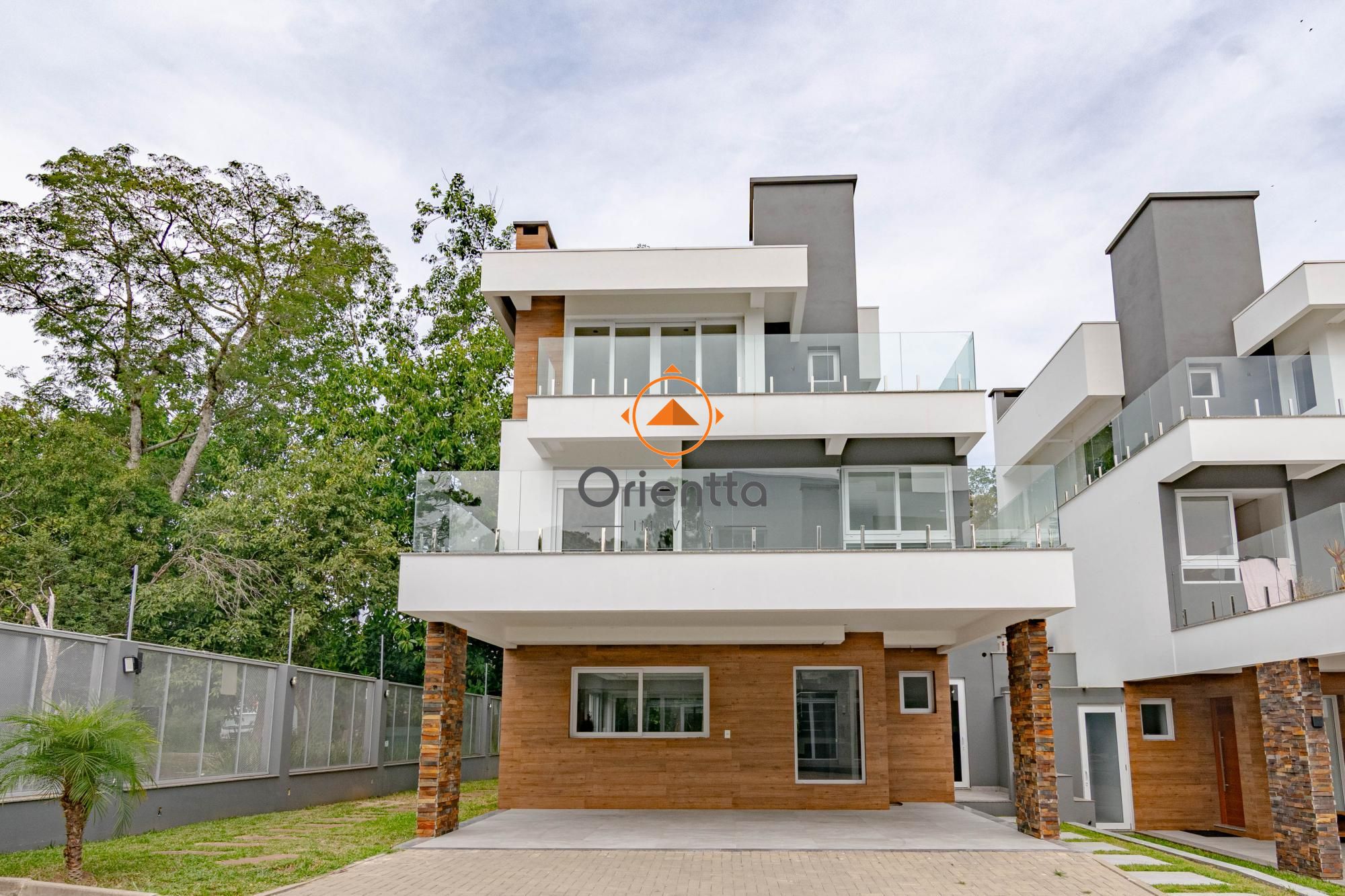 Casa de Condomínio, 3 dormitórios no bairro Ipanema em Porto Alegre para Comprar