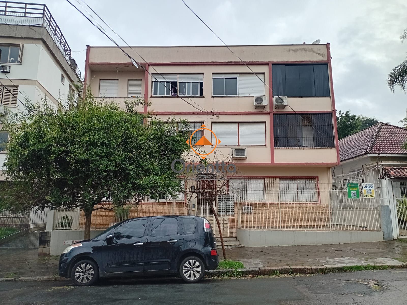 Apartamento, 1 dormitório no bairro Menino Deus em Porto Alegre para Comprar