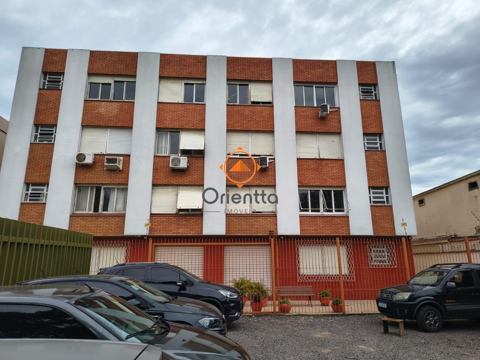 Apartamento, 1 dormitório no bairro Azenha em Porto Alegre para Comprar