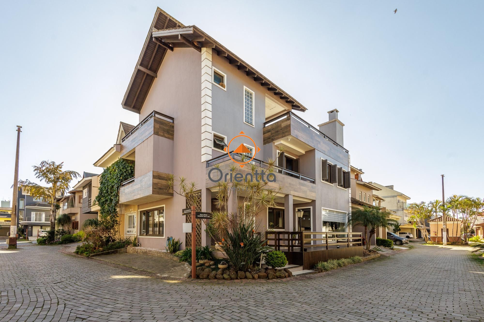 Casa, 4 dormitórios no bairro Sarandi em Porto Alegre para Comprar