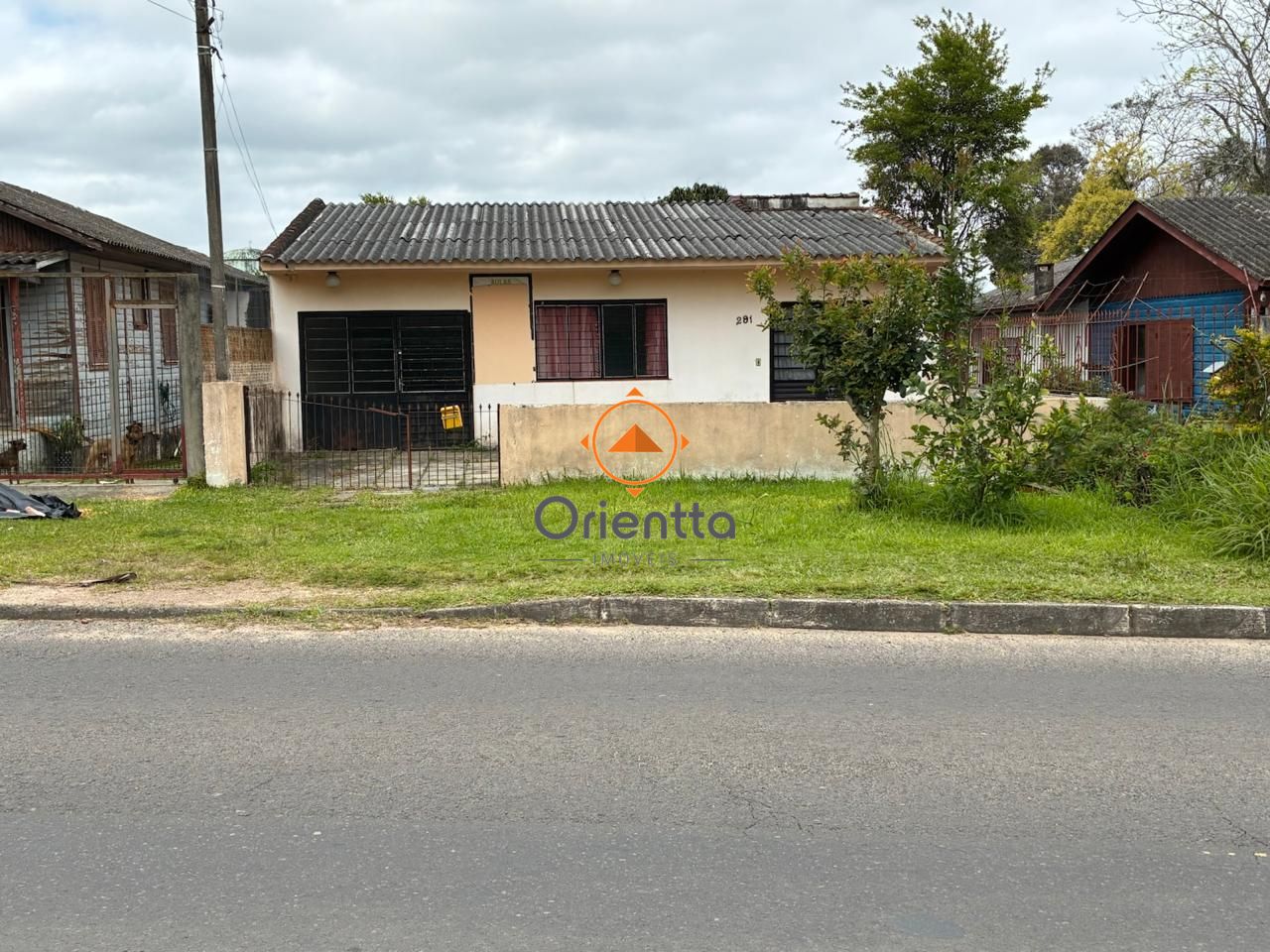 Casa com 54m², 2 dormitórios no bairro Belém Novo em Porto Alegre para Comprar