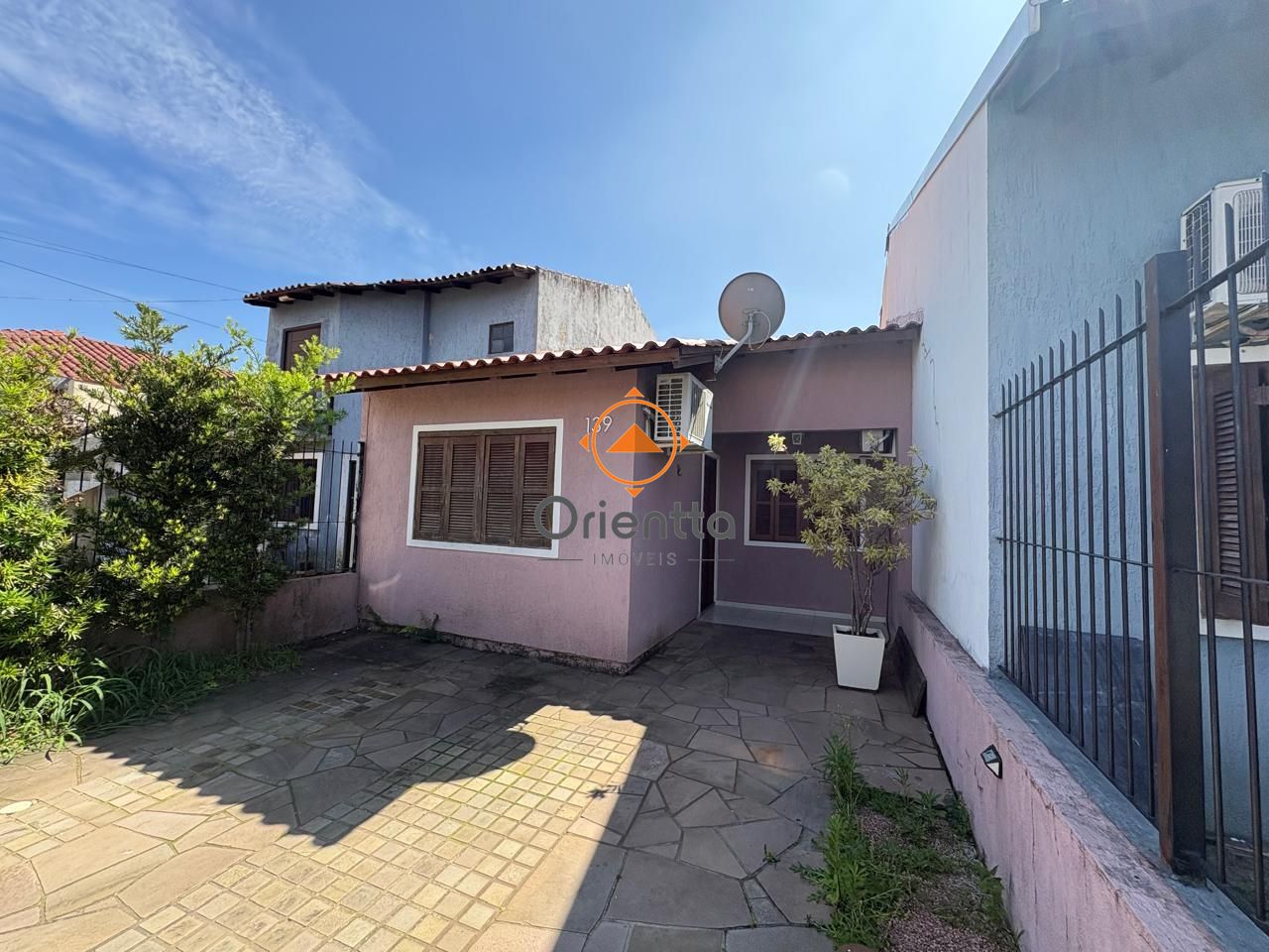Casa, 3 dormitórios no bairro Hípica em Porto Alegre para Comprar