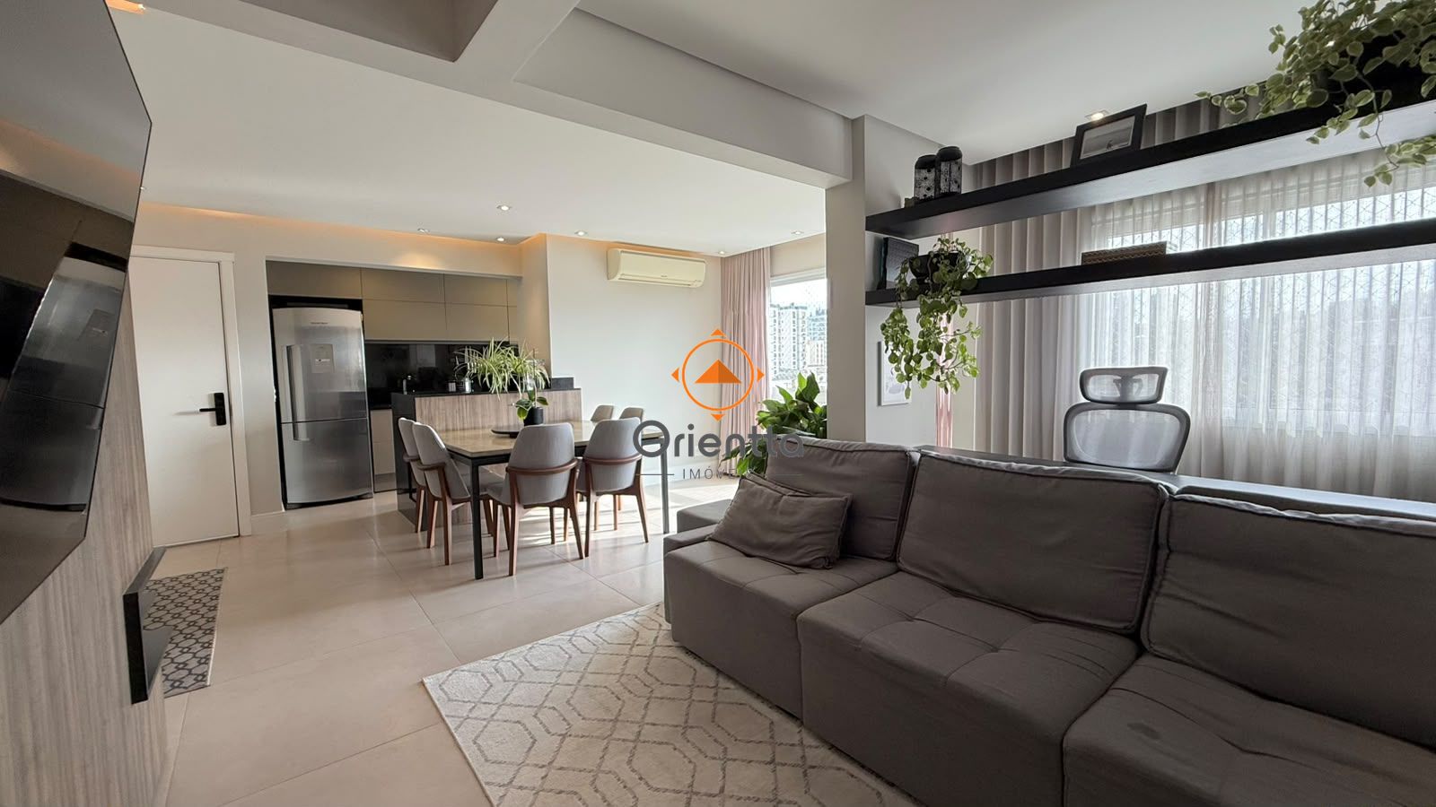 Apartamento com 80m², 2 dormitórios no bairro Passo da Areia em Porto Alegre para Comprar