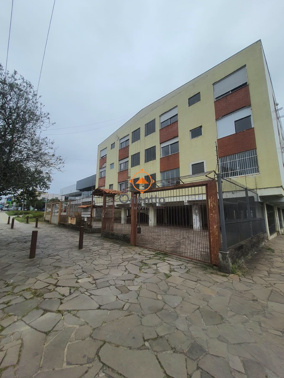 Apartamento, 1 dormitório no bairro Vila Ipiranga em Porto Alegre para Comprar
