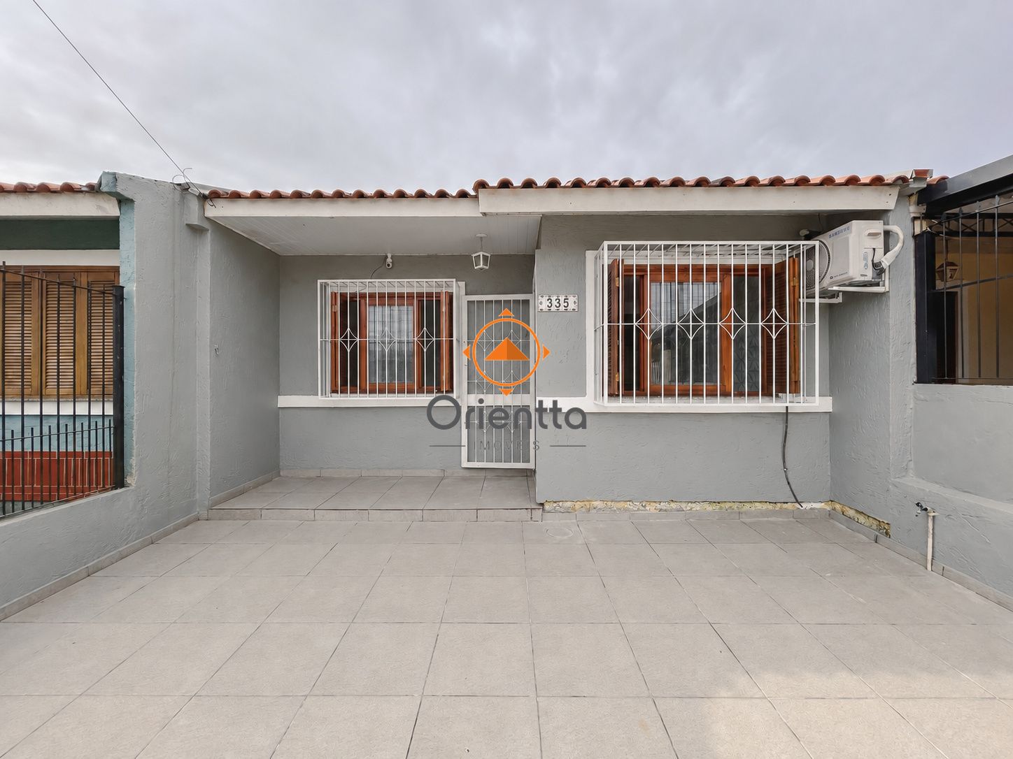 Casa com 46m², 2 dormitórios no bairro Hípica em Porto Alegre para Comprar