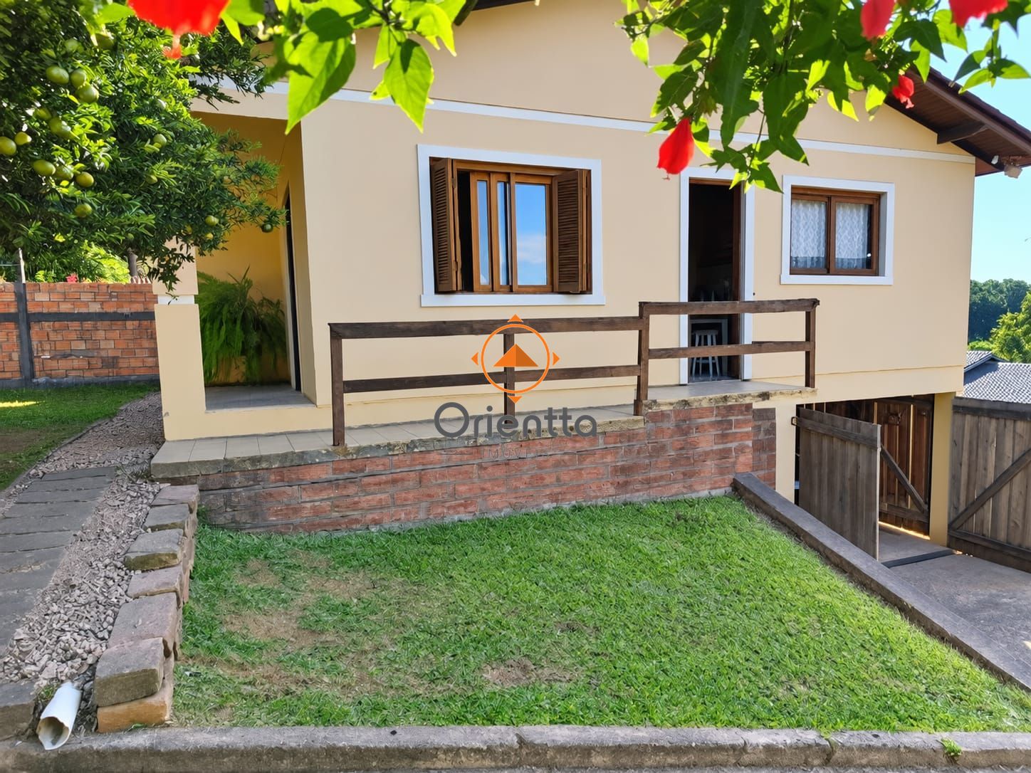 Casa com 102m², 2 dormitórios no bairro Hípica em Porto Alegre para Comprar