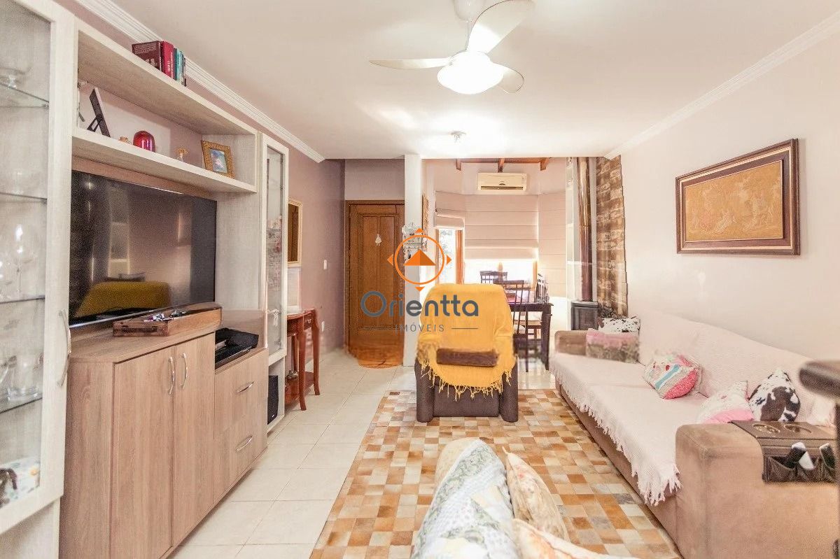 Casa, 3 dormitórios no bairro Jardim Itu em Porto Alegre para Comprar