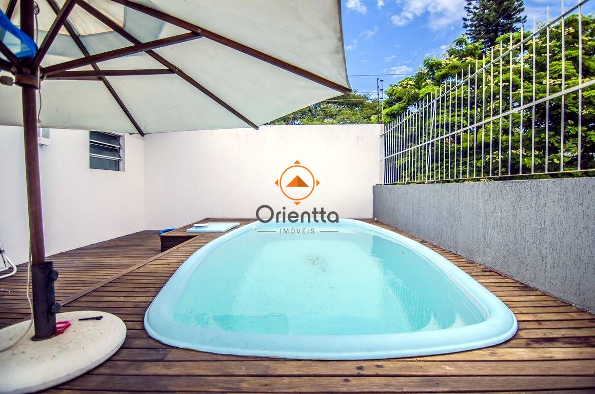 Casa com 226m², 3 dormitórios no bairro Boa Vista em Porto Alegre para Comprar
