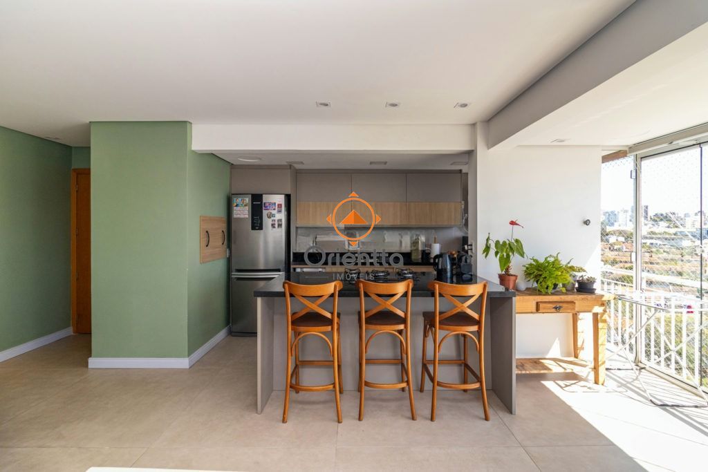 Apartamento com 81m², 3 dormitórios no bairro Passo da Areia em Porto Alegre para Comprar