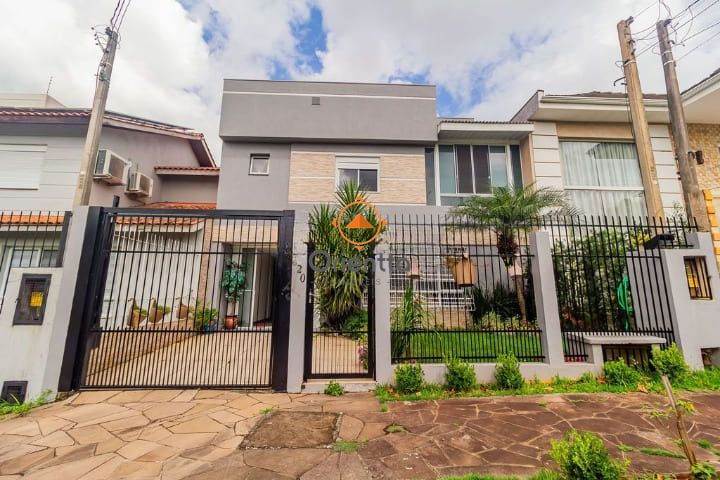 Casa de Condomínio, 3 dormitórios no bairro Mário Quintana em Porto Alegre para Comprar