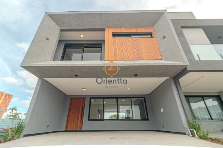 Casa de Condomínio, 3 dormitórios no bairro Sarandi em Porto Alegre para Comprar