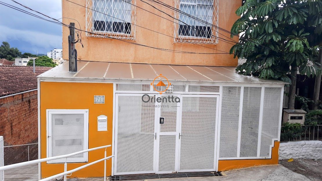 Casa, 3 dormitórios no bairro Medianeira em Porto Alegre para Comprar