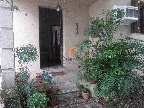 Casa com 137m², 1 dormitório no bairro Floresta em Porto Alegre para Comprar