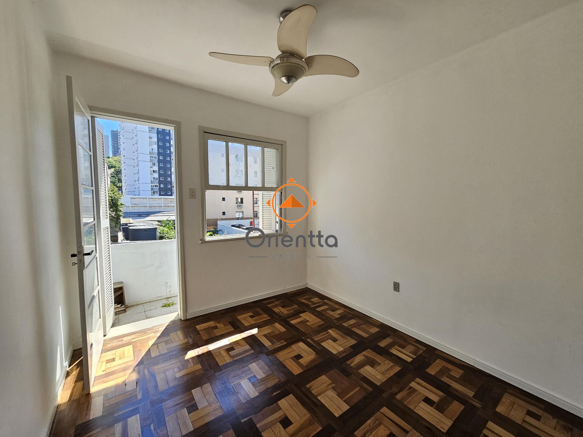 Apartamento, 3 dormitórios no bairro Rio Branco em Porto Alegre para Comprar