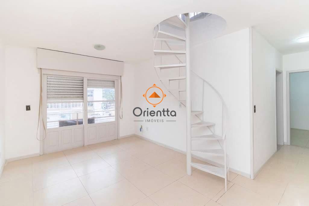 Cobertura, 2 dormitórios no bairro Teresópolis em Porto Alegre para Comprar