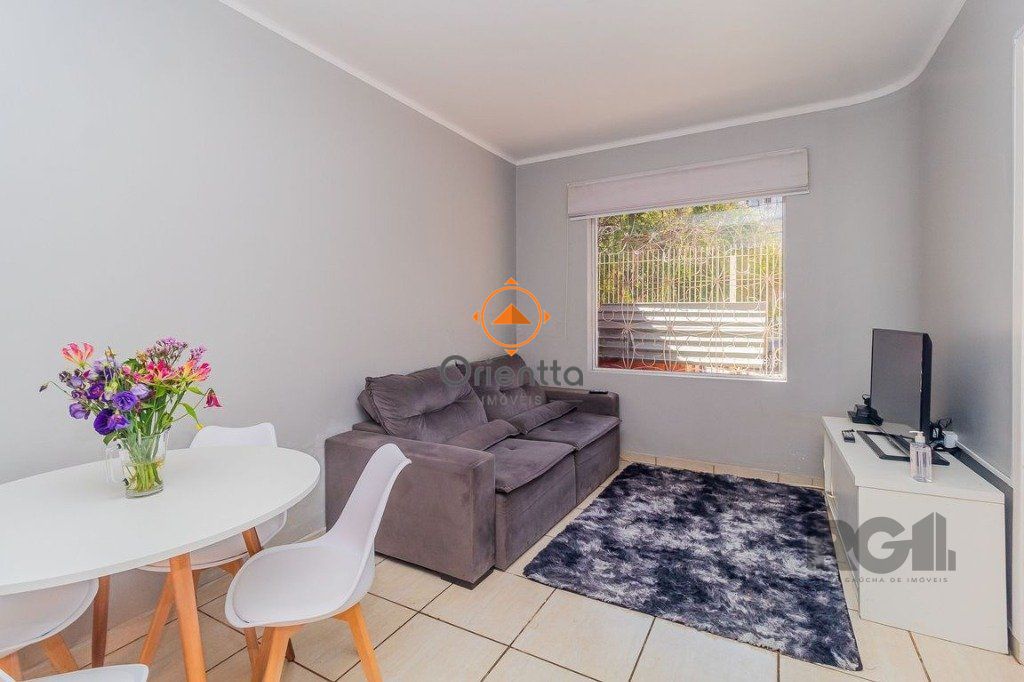 Casa com 99m², 2 dormitórios no bairro Floresta em Porto Alegre para Comprar