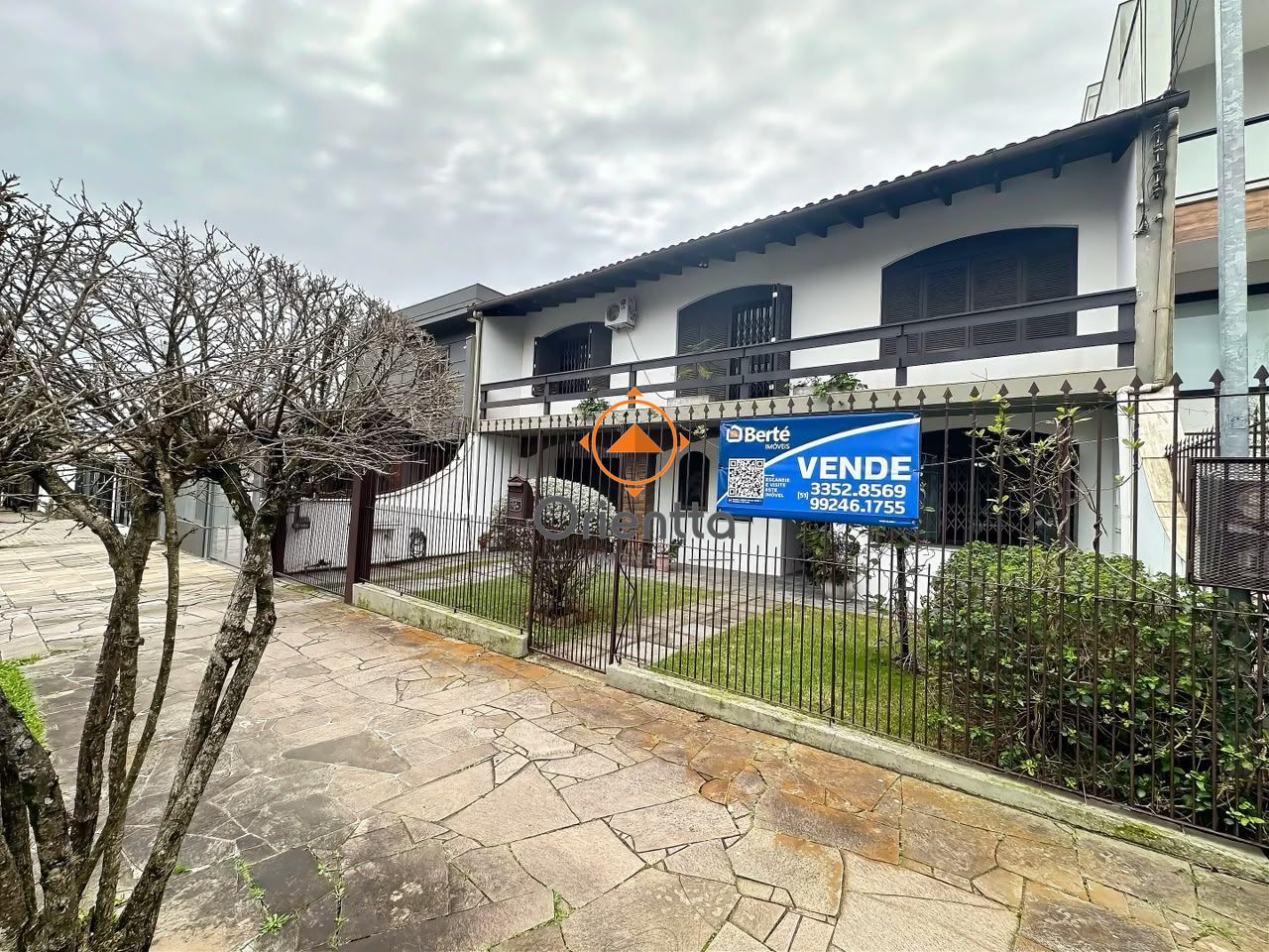 Casa, 4 dormitórios no bairro Teresópolis em Porto Alegre para Comprar