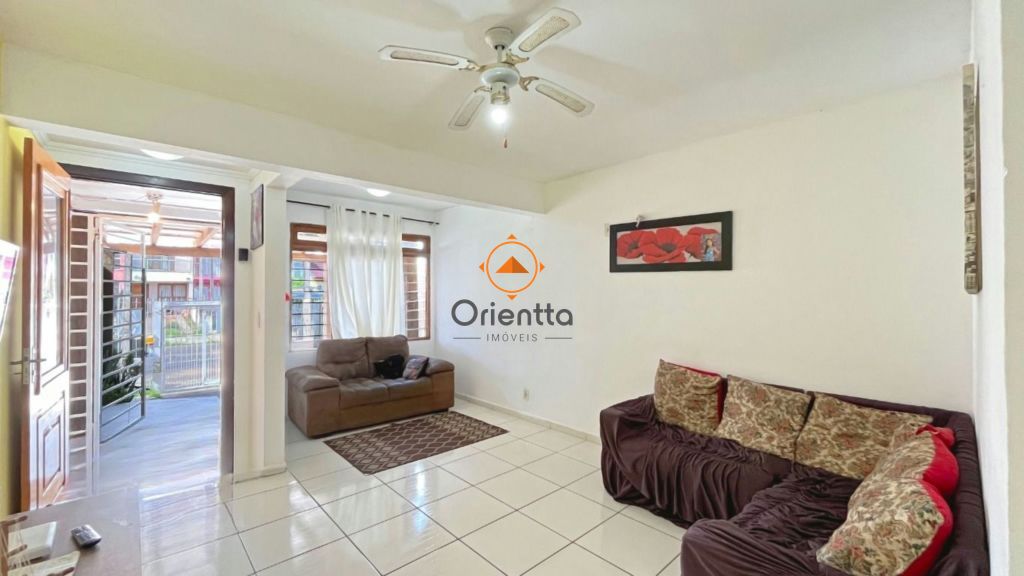 Casa, 2 dormitórios no bairro Guarujá em Porto Alegre para Comprar